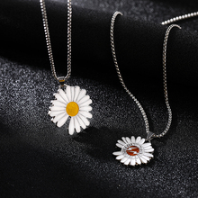 Little Daisy Necklace street fashion cool men's Pendant short wolftooth Necklace hip hop accessories women